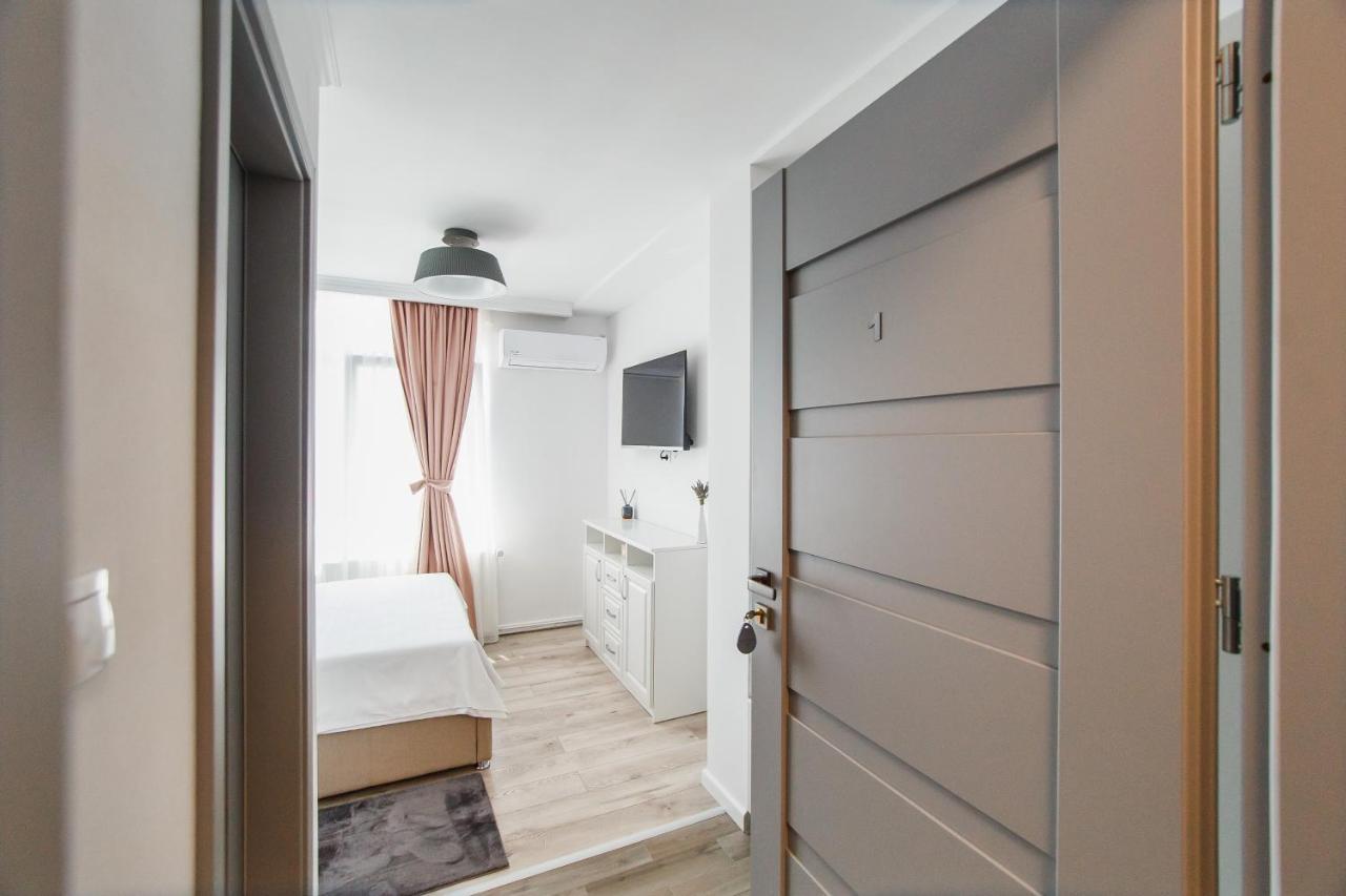 Apart Hotel Fresh Oradea Ngoại thất bức ảnh