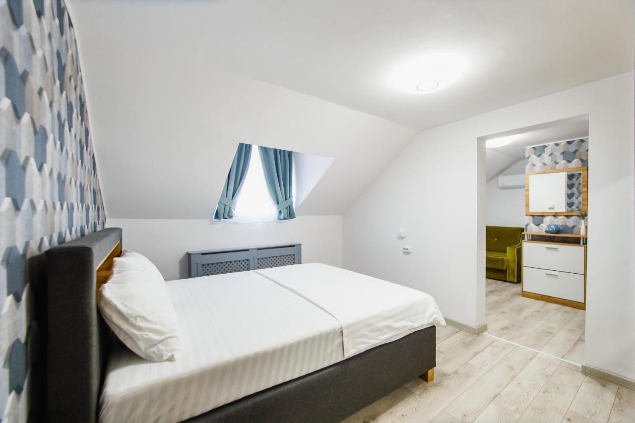 Apart Hotel Fresh Oradea Ngoại thất bức ảnh