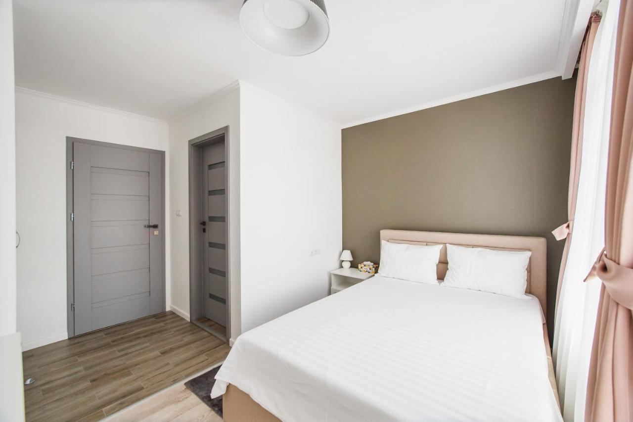 Apart Hotel Fresh Oradea Ngoại thất bức ảnh