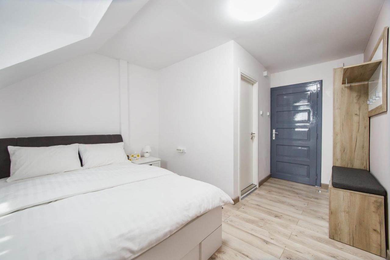 Apart Hotel Fresh Oradea Ngoại thất bức ảnh